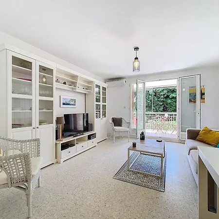 T3 Avec Climatisation Et Terrasse A 50m De La - Fr-1-770-20 *